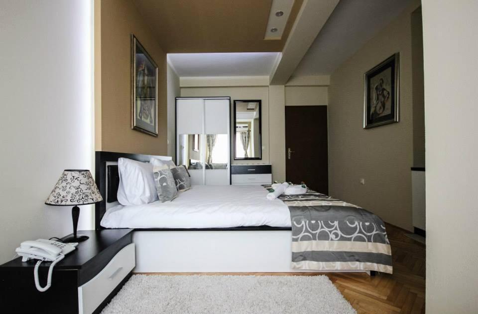 Hotel Villa Alexander Skopje Zewnętrze zdjęcie